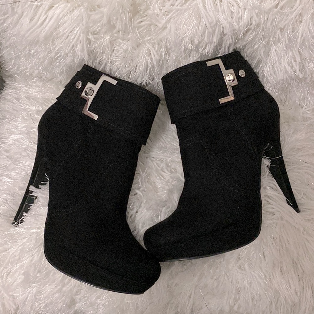 G by Guess Disco Bootie size 8.5
